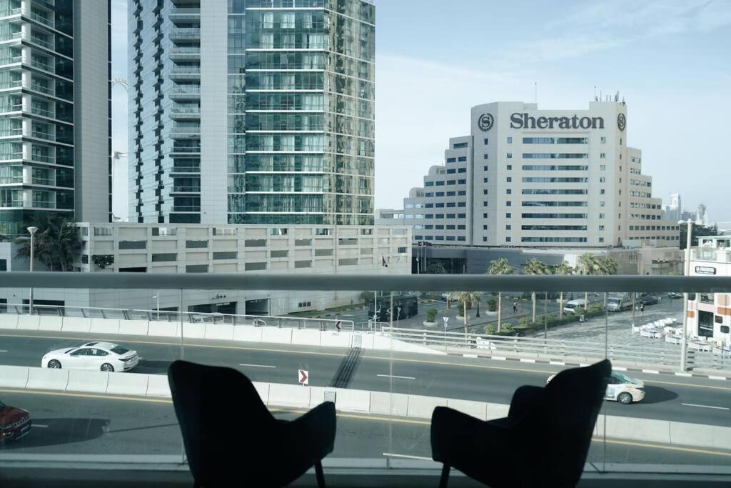 Step Into Serenity - Discover Modern Living In 1Br Apartment With Panoramic Views In Dubai Marina Near Jbr Walk, Beach And Bla Bla Club Kültér fotó