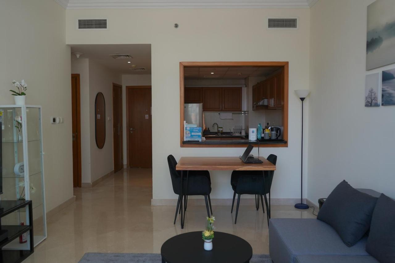 Step Into Serenity - Discover Modern Living In 1Br Apartment With Panoramic Views In Dubai Marina Near Jbr Walk, Beach And Bla Bla Club Kültér fotó